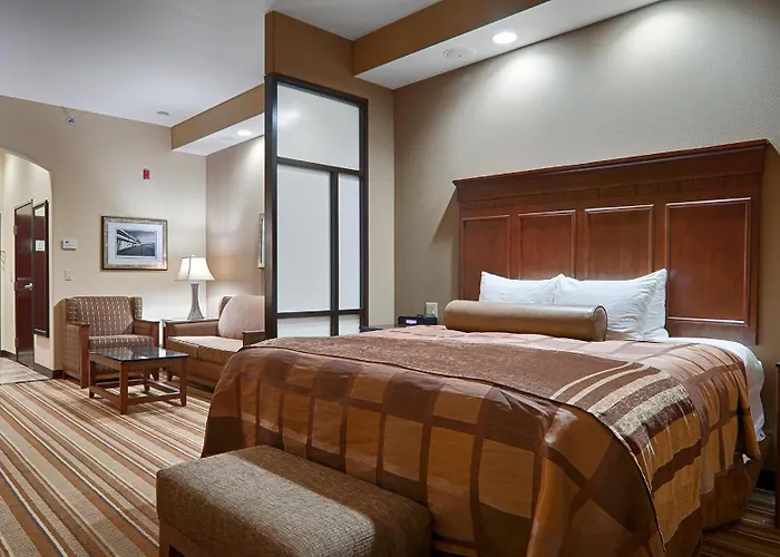 Best Western Plus Kc Speedway Inn & Suites